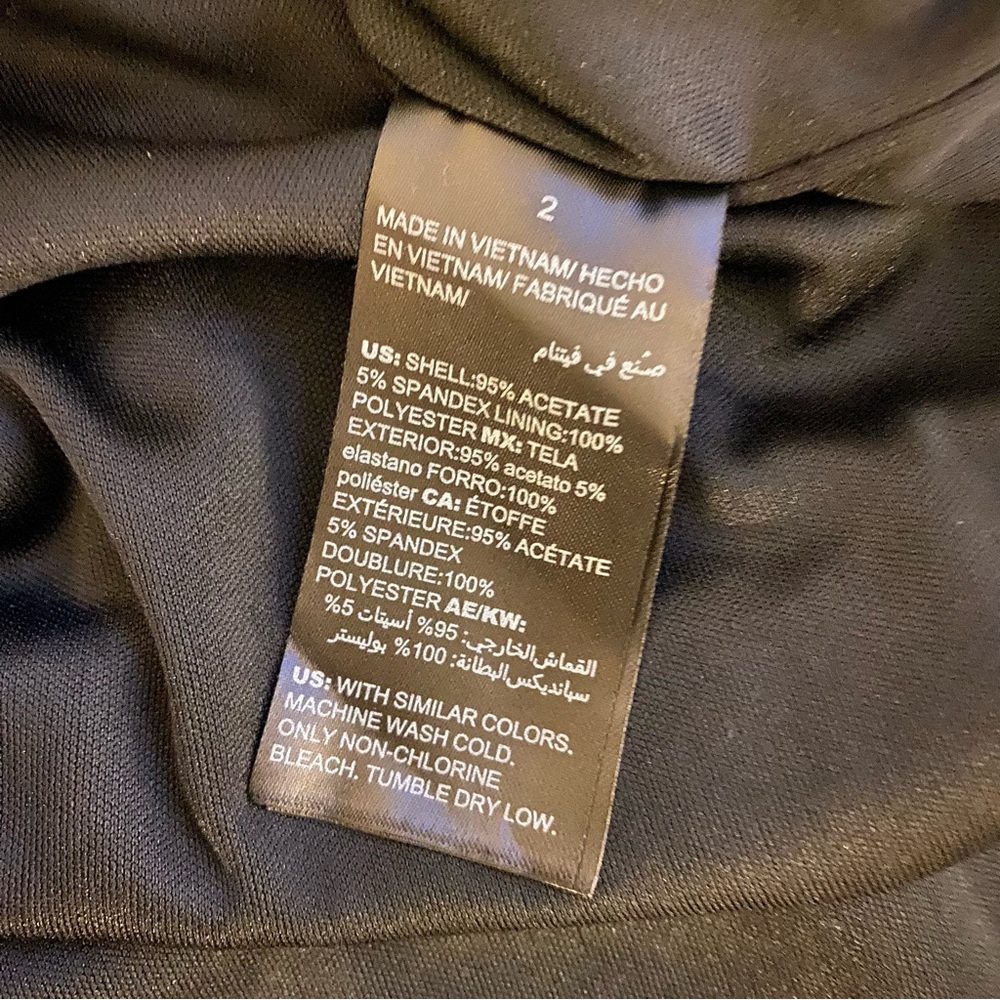 TRAVELERS BY CHICOS CLASSIC BLACK JACQUARD MINI DRESS SIZE 2 EUC - Picture 7 of 8